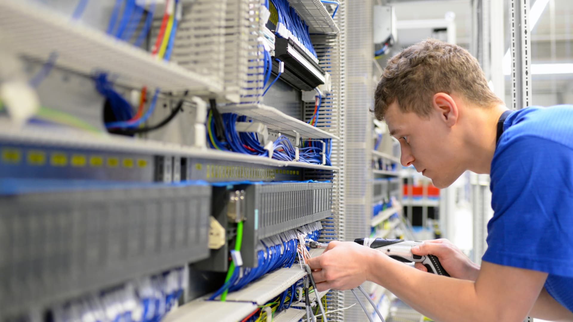 Apprenticeships Backed by Employers and Industry Experts