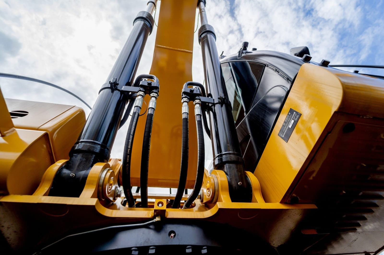 Complete Fluid Power Systems Solutions | RHK Hydraulic Cylinder Services Inc.