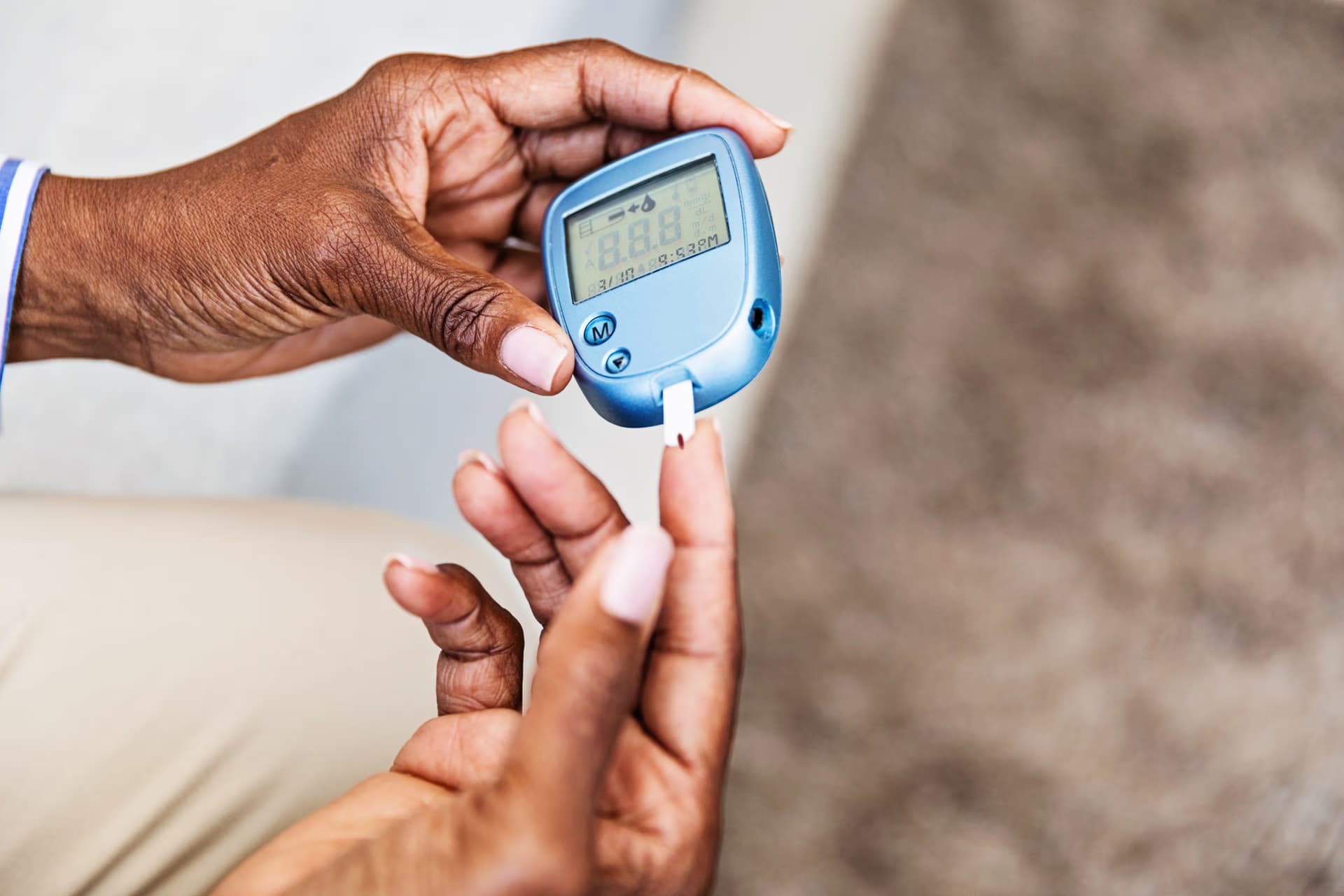 Choosing the Right Diabetes Monitor for Daily Health Tracking