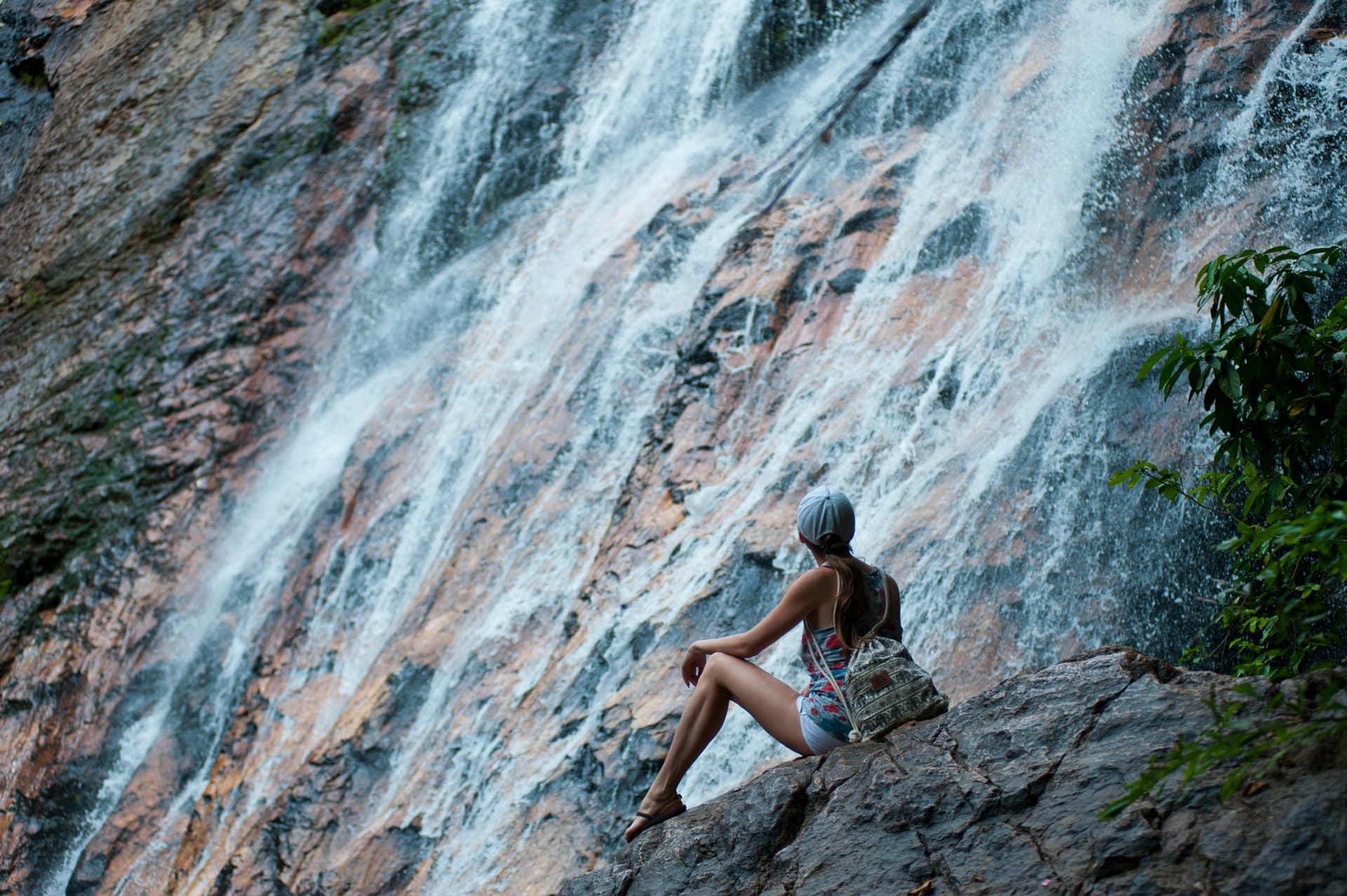 Multnomah Falls Waterfall Tours and Shuttle Services