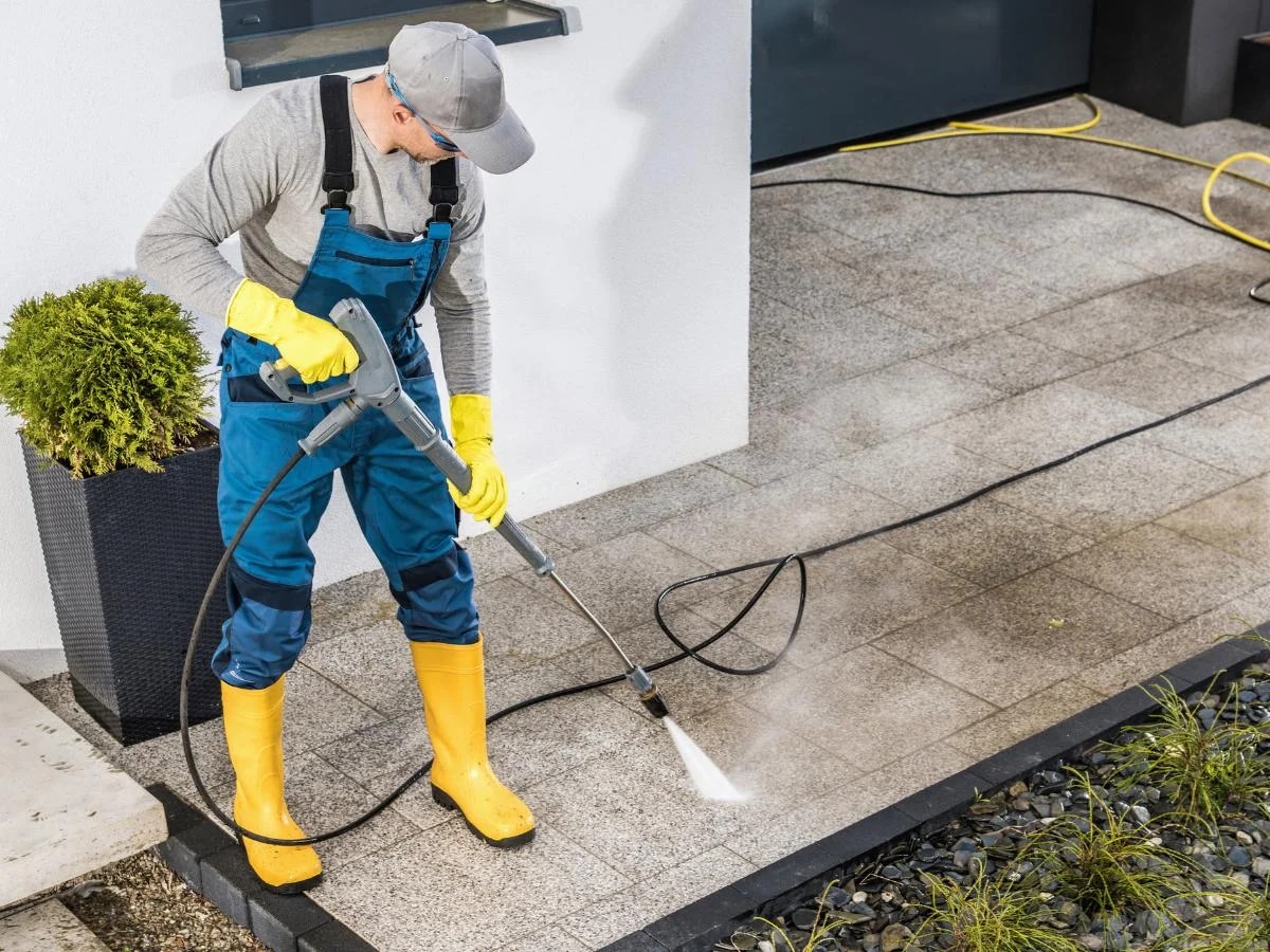 Exterior House Cleaning LA – Mr Clean Restore Curb Appeal and Property Value