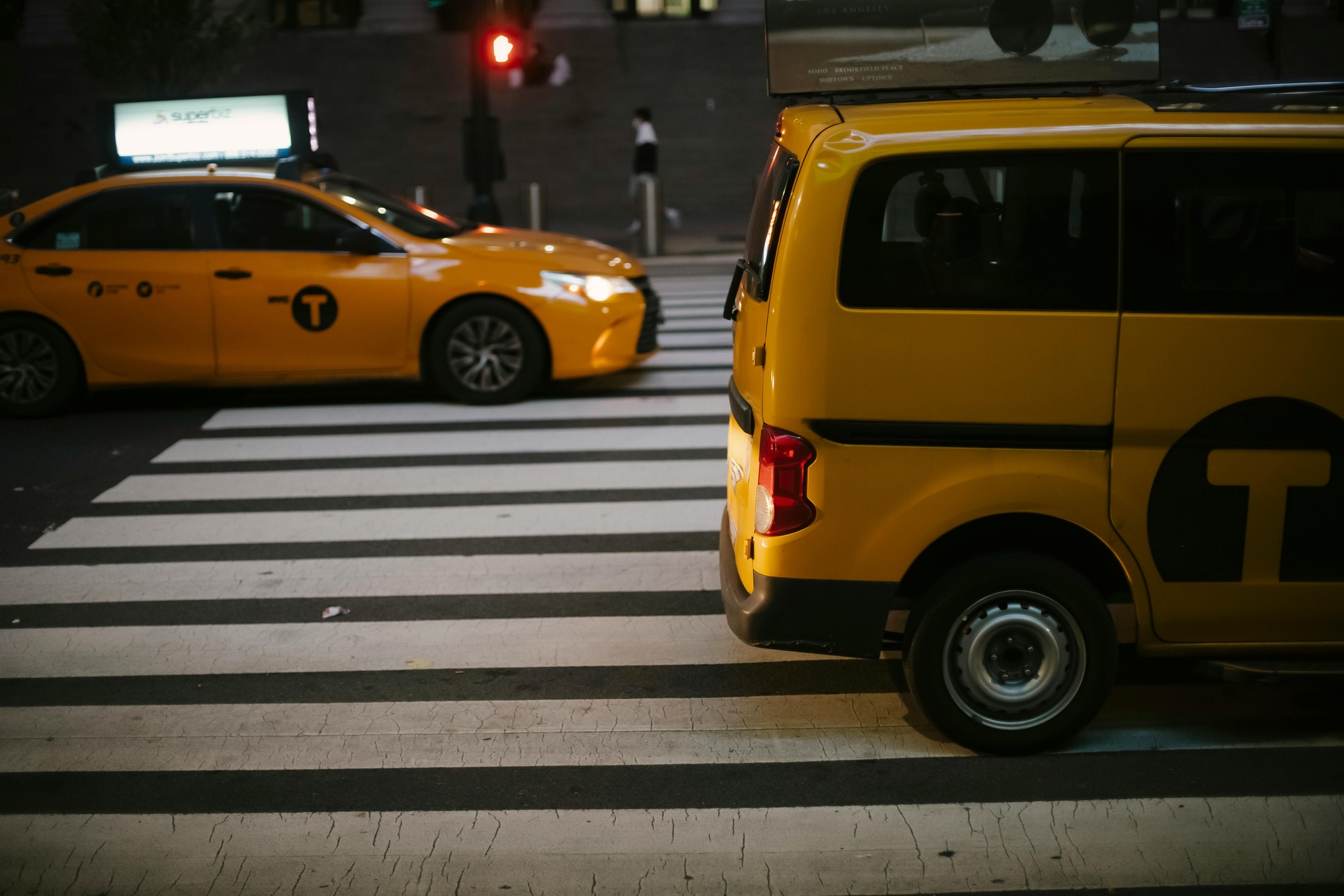 Professional Minicabs in Esher – 24/7 Availability