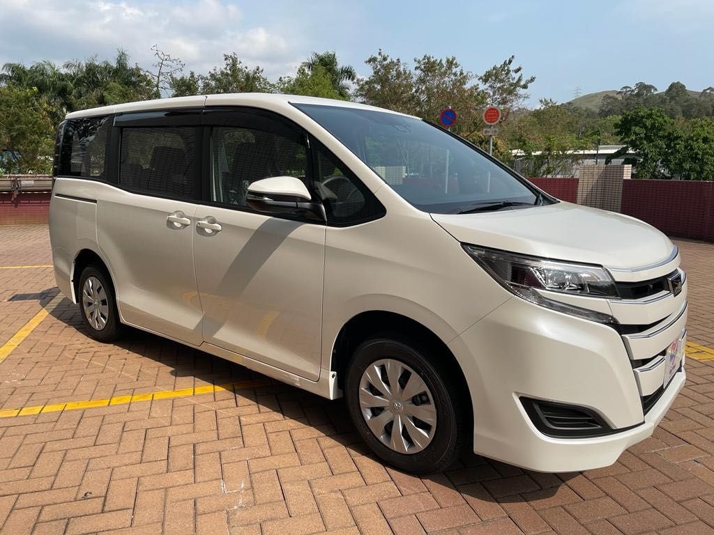 Explore Cities Easily With a Private Driver China