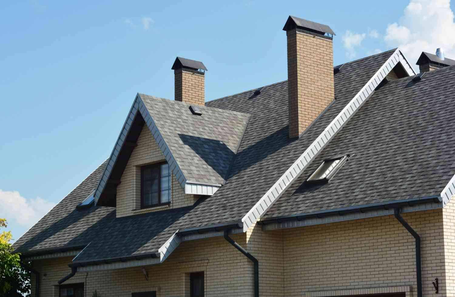 Choosing Between Roofing Companies Near Me for Roof Replacement