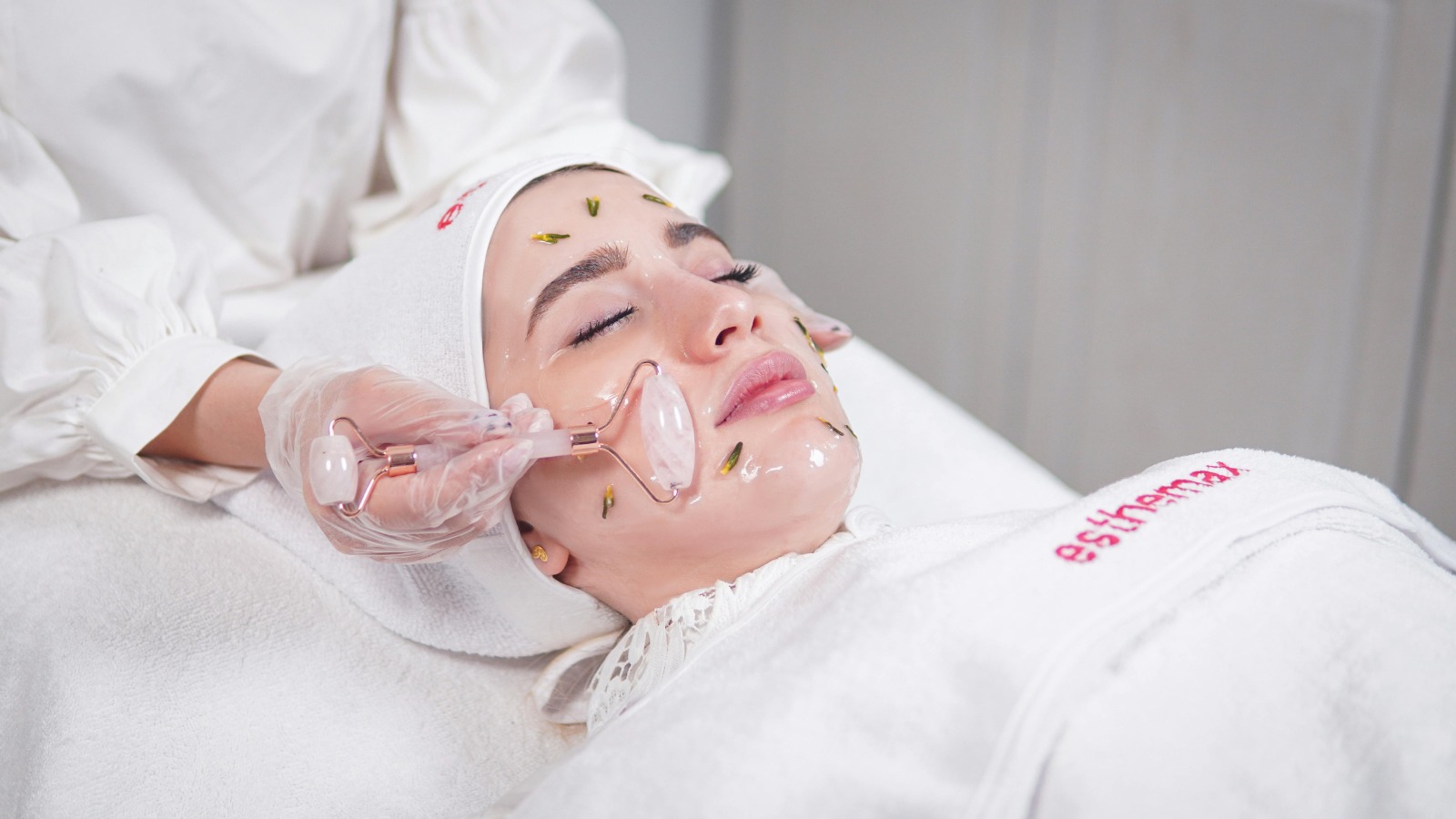 Waxing Near Me: Expert Hair Removal Services for All