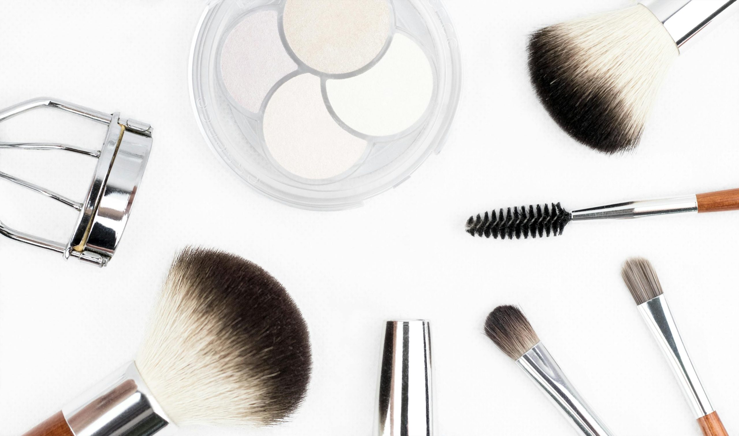 Achieve Stunning Looks Effortlessly with Make up hourglass